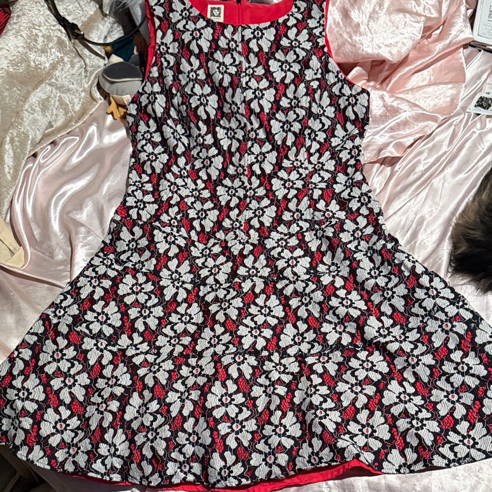 Anne Klein Brand White Flowers Dress!! (Like New)